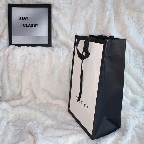Authentic Gucci Paper Gift Bag - Picture 3 of 5